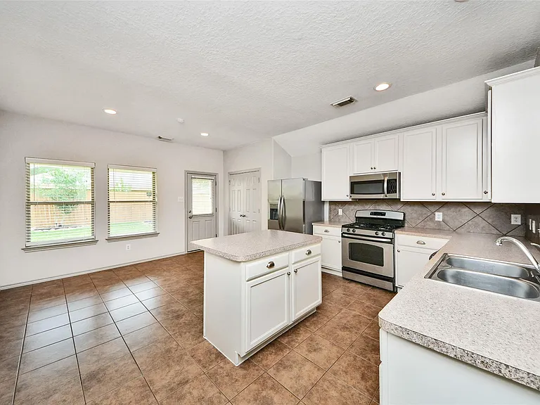 26131 Travis Brook Dr — Photo 8