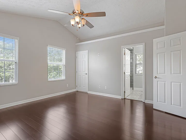 4392 Greensbury Dr — Photo 38