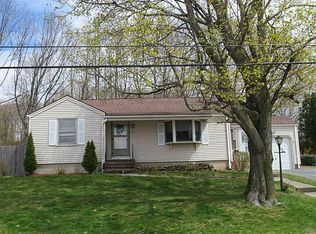 30 Mapleview Dr, Cranston, RI 02920