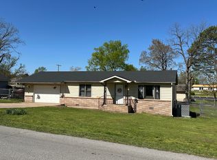 710 S Hazel St, Grove, OK 74344