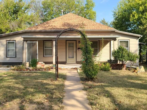 1027 N Jefferson Ave, Wellington, KS 67152