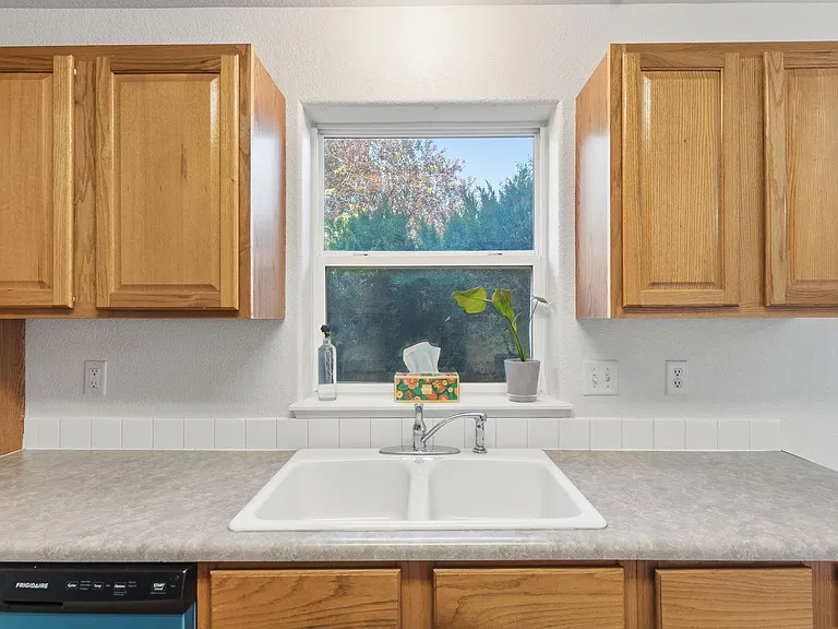 802 Waterglen Dr #D17 — Photo 15