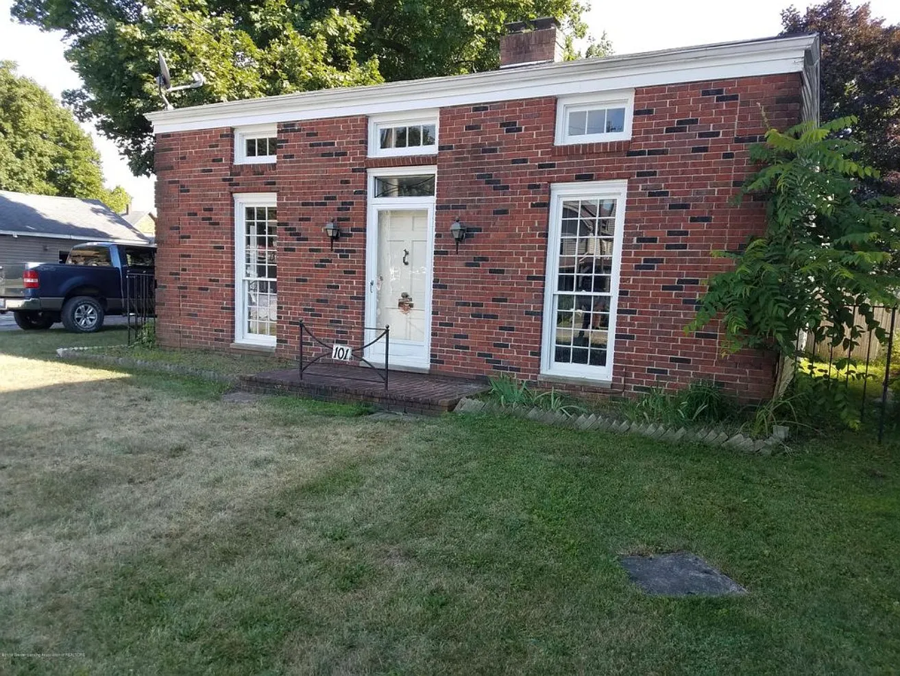 3 bed, 1375 sqft, $1,100 — Photo 2