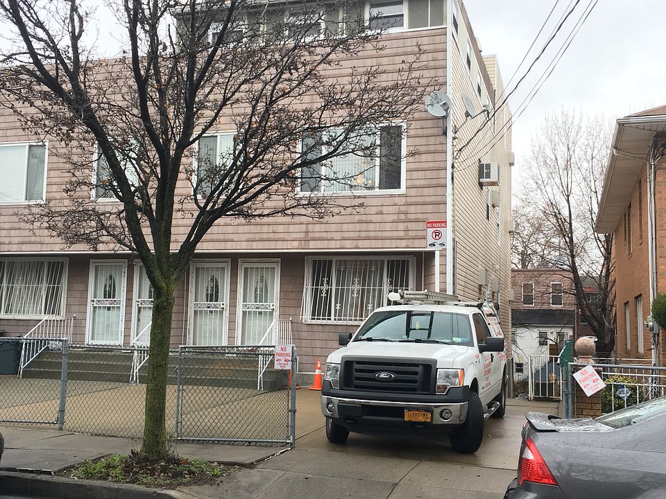 2nd image of 727 E 83rd St