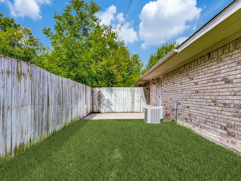 806 W Belden St — Photo 12