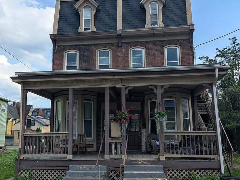731-733 Grace St — Photo 1