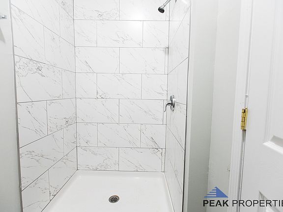5th image of 1937 W Armitage Ave APT 3F