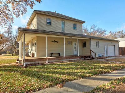 200 W Thornton St, Moundridge, KS, 67107