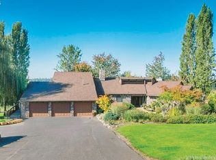 900 SW Hoffman Rd, West Linn, OR 97068