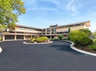 227 N Redfield Ct, Park Ridge, IL 60068