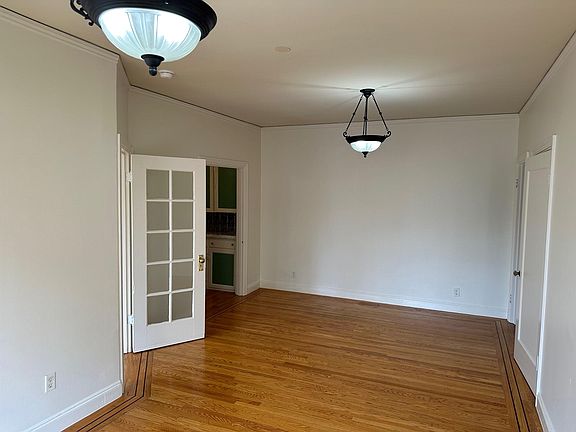 3rd image of 401 43rd Ave #303