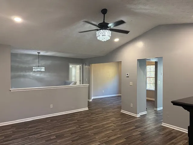 1575 Cedar Hl — Photo 15