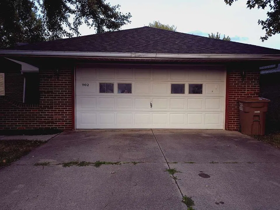 1902 Brookhaven Dr