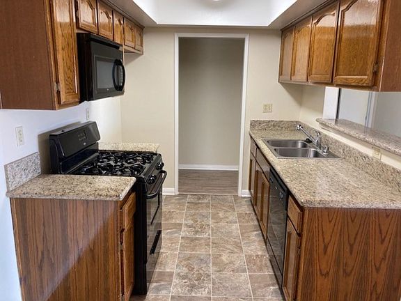4th image of 501 E Santa Anita Ave #105