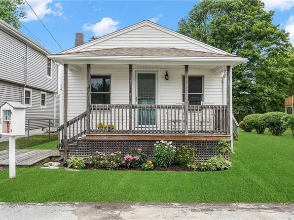 74 Cove St, Portsmouth, RI 02871