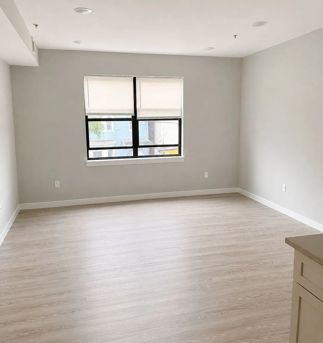 1 bed, $1,636 — Photo 3