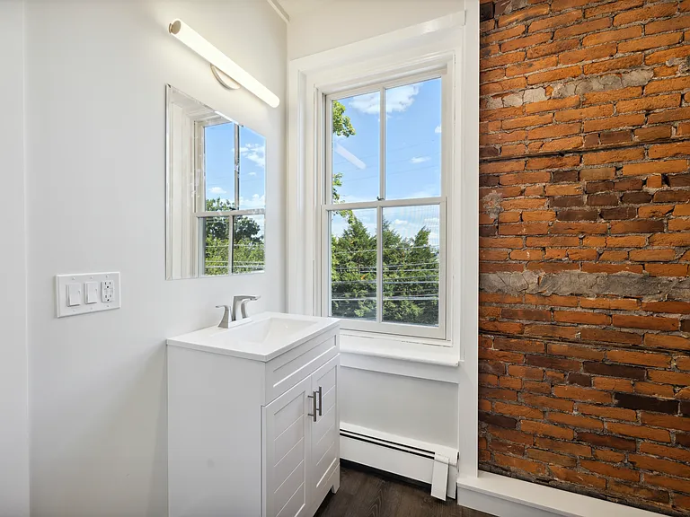 77 W Ashland St #5 — Photo 5