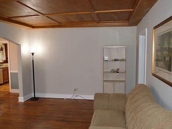 5th image of 4601 Montview Dr
