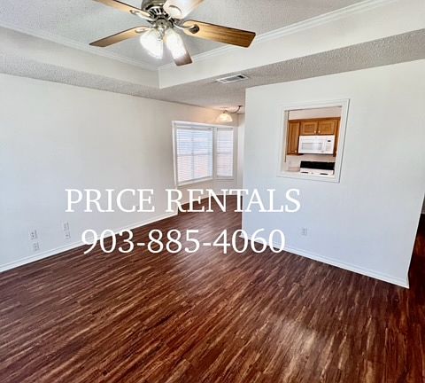 3rd image of 1686 Woodside Ln #1686