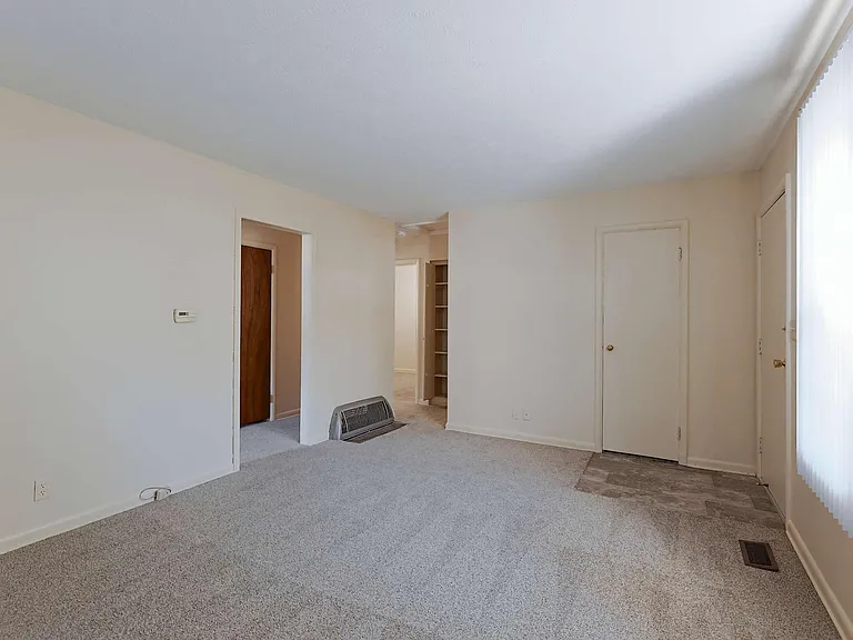 4010 Lewis Ave — Photo 7