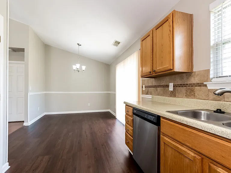 12805 Beddingfield Dr — Photo 10