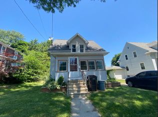 1318 Leroy St, Jackson, MI 49202