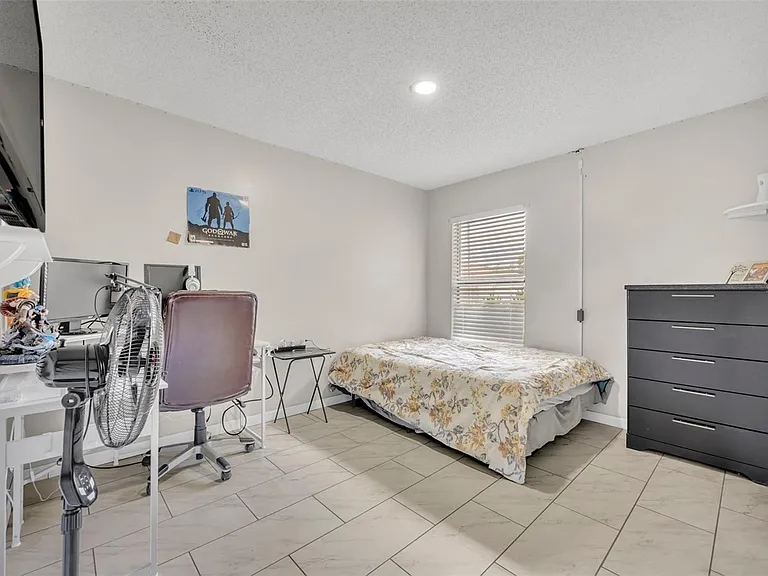 832 Valnera Ct — Photo 18