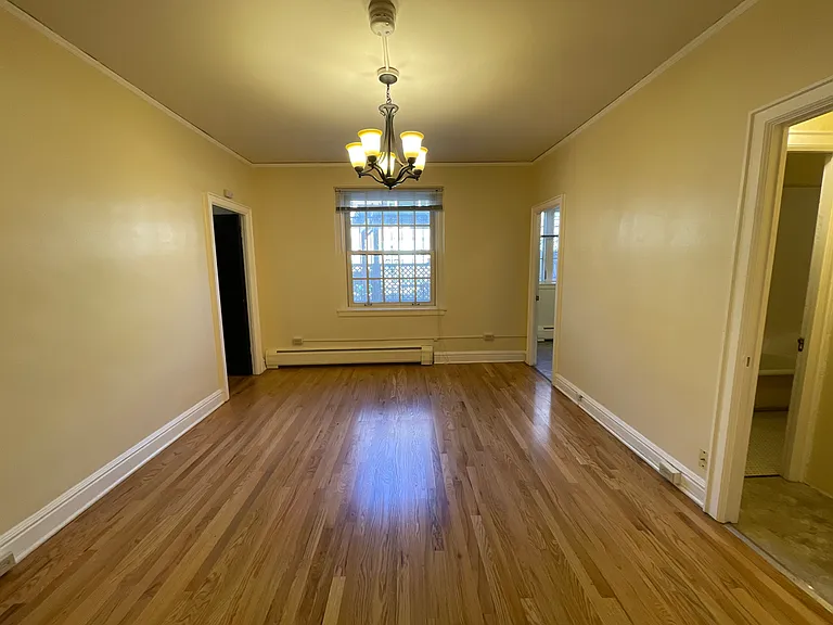 Chateau Apartments — Photo 30