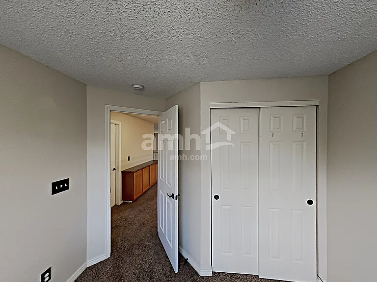 950 Quarterhorse Trl — Photo 17