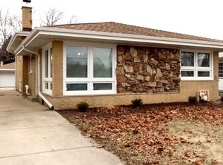 8926 S Mozart Ave, Evergreen Park, IL 60805