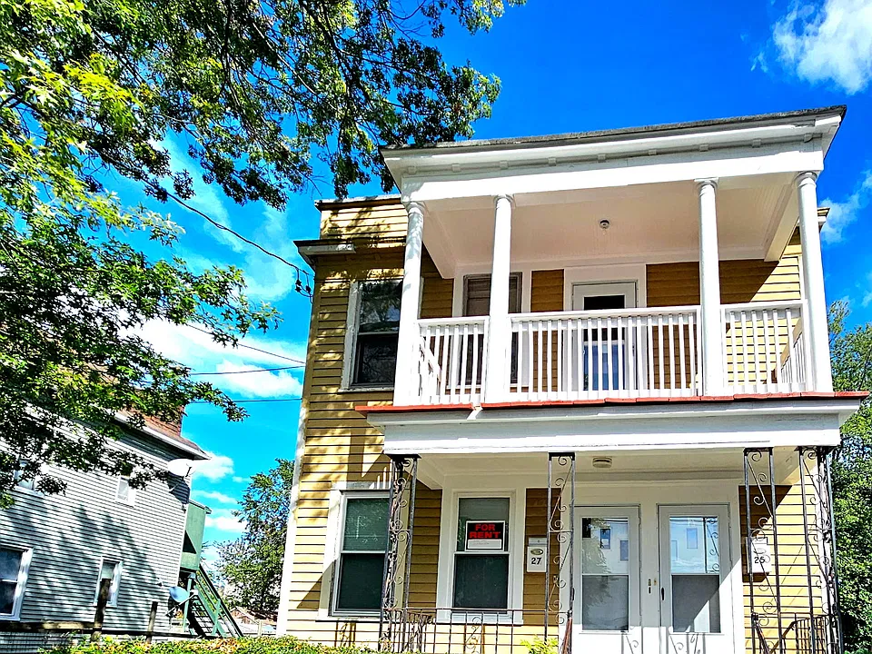 27 Greenwood St