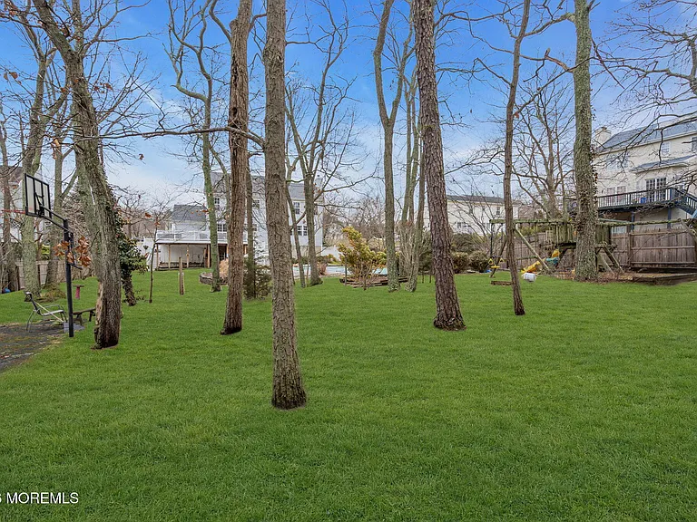 107 Shenandoah Blvd — Photo 57
