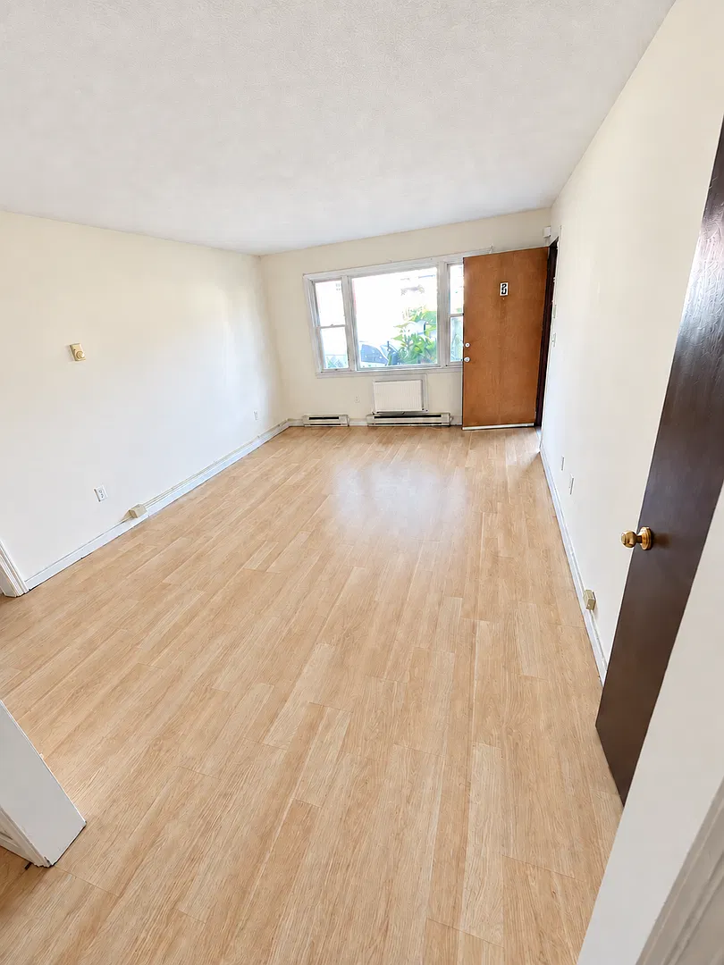34 Royal Oak Dr — Photo 4
