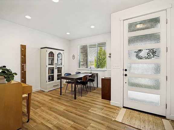 4th image of 4128 E Sun Crest Dr