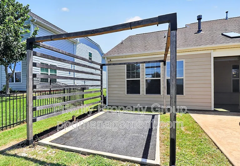 16436 Palisades Commons Dr — Photo 39
