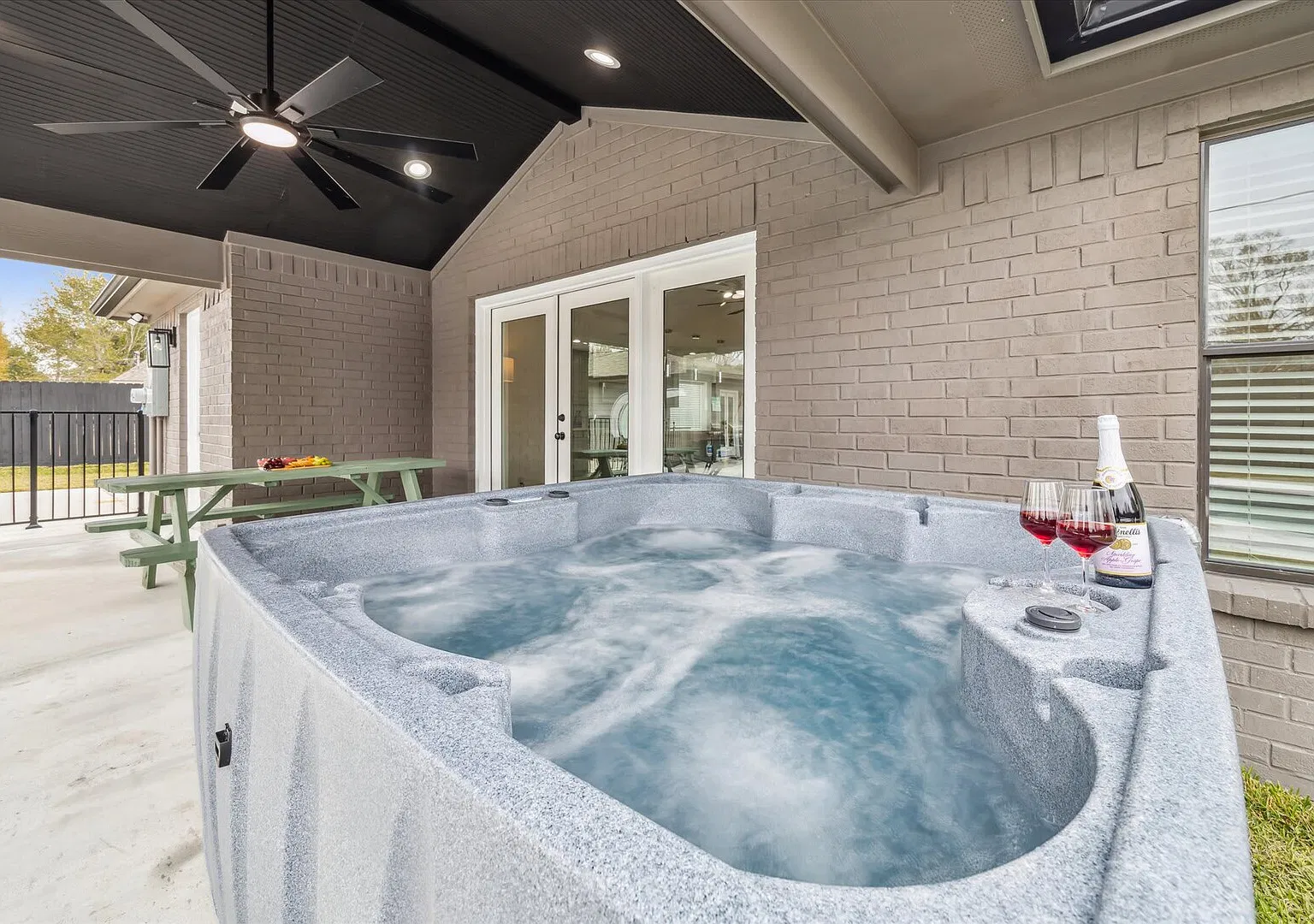 Beautiful 4Bd 3Ba Home with Pool, Hot Tub & Cinema — Photo 3