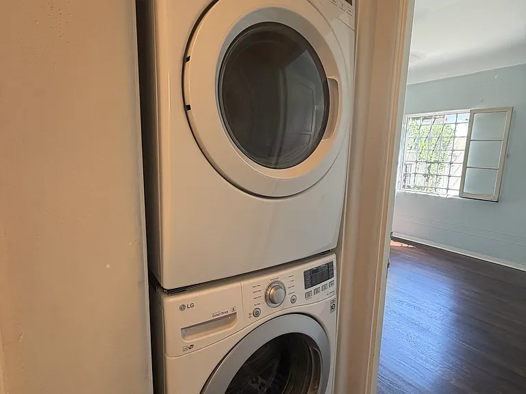 1047 S Orange Grove Ave #1 — Photo 39