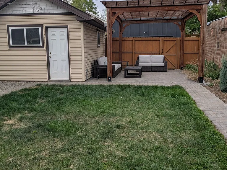 4439 Bryant St — Photo 7