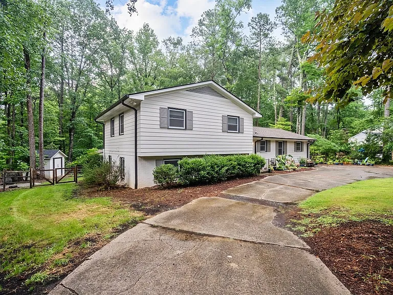 3509 Westglen Rd — Photo 30