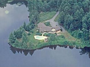 16 Evergreen Ln, Andover, MA 01810