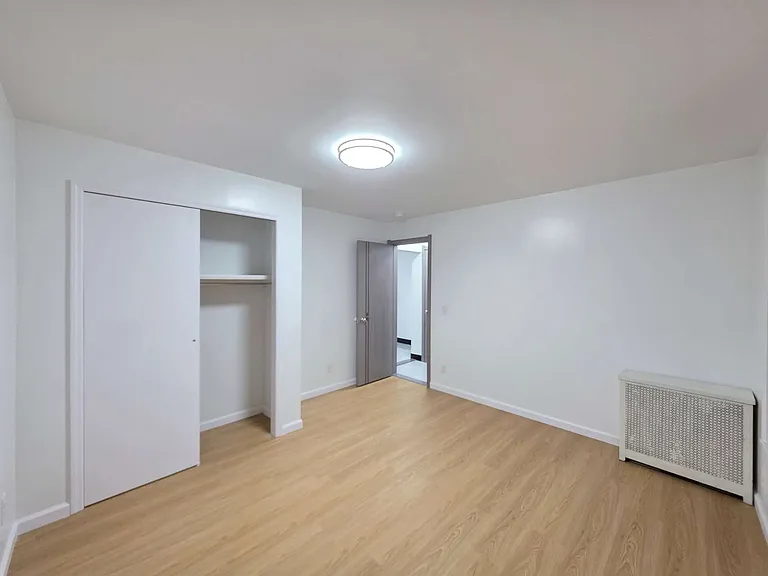1382 W 7th St #2 — Photo 10