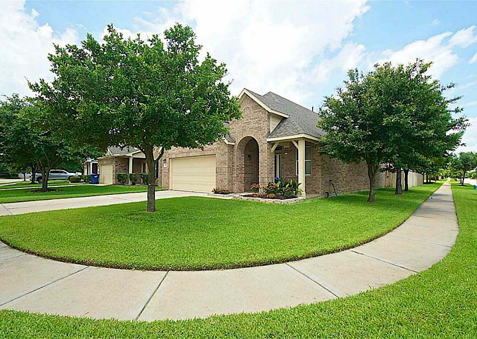 1st image of 20514 Avery Grove Ct