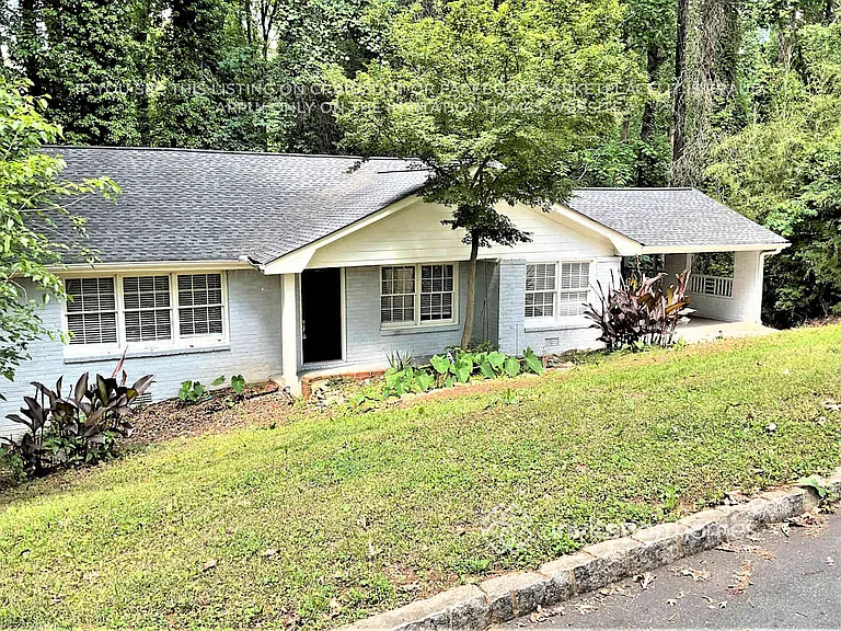 2372 Oakridge Ct — Photo 3