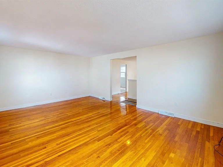 17 King St #2 — Photo 10