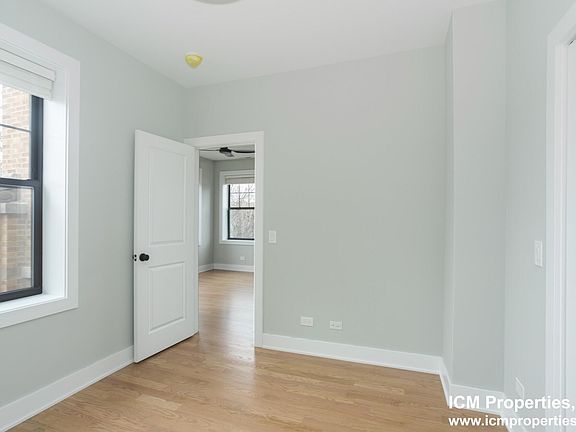 3rd image of 2022 W Montrose Ave #A3