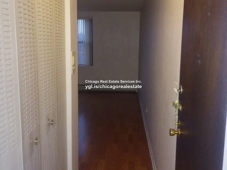722 W Diversey Pkwy #201 — Photo 3