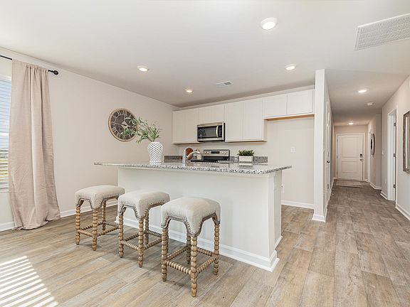 3rd image of 837 Farmers Passage Loop