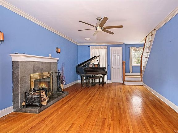 5th image of 118 Alexander Ave