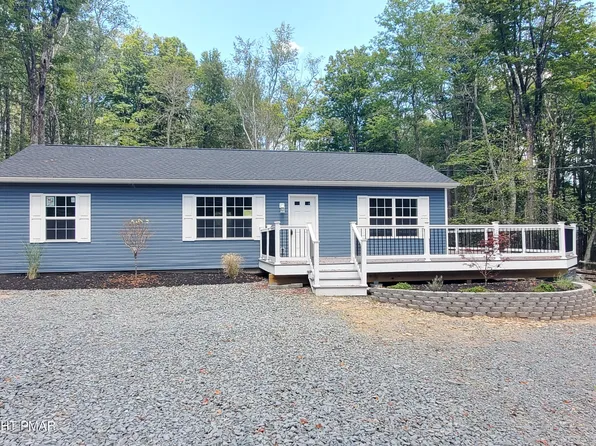 1708 Horizon Dr, Greentown, PA 18426