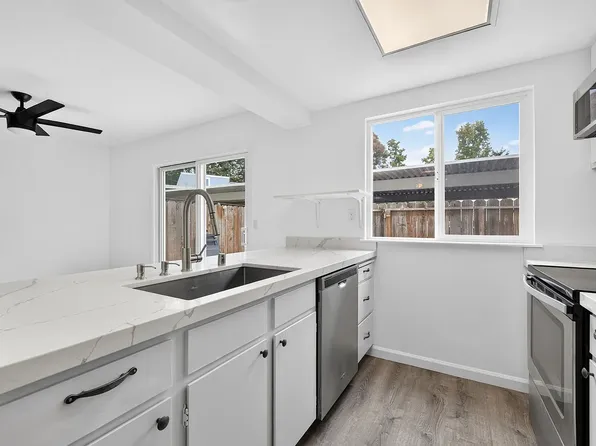 802 Bayside Ct, Novato, CA 94947